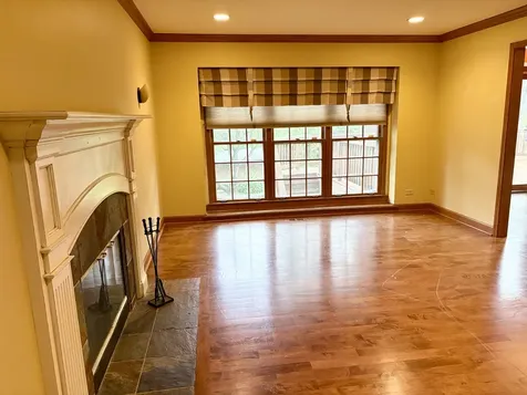 244 Knoll Street Wheaton IL 60187