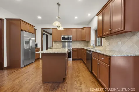 609 Spruce Court Oswego IL 60543