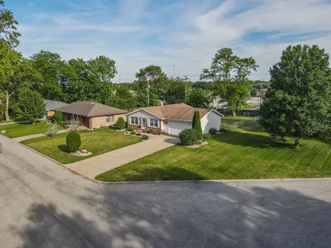 740 Burns Court Bourbonnais IL 60914