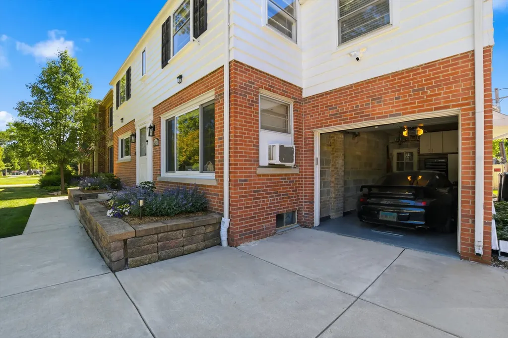 204 South Home Avenue Park Ridge IL 60068