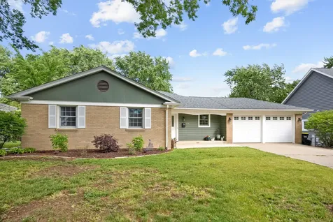 810 North Allen Avenue Mchenry IL 60050