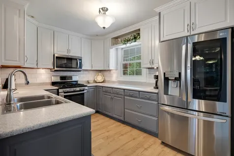 810 North Allen Avenue Mchenry IL 60050