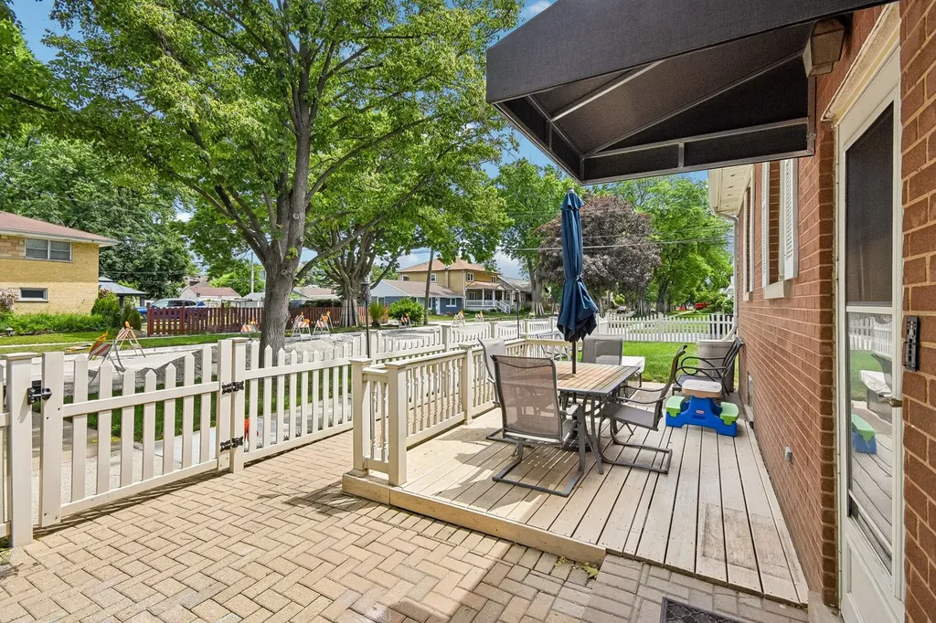 9329 Lincoln Avenue Brookfield IL 60513
