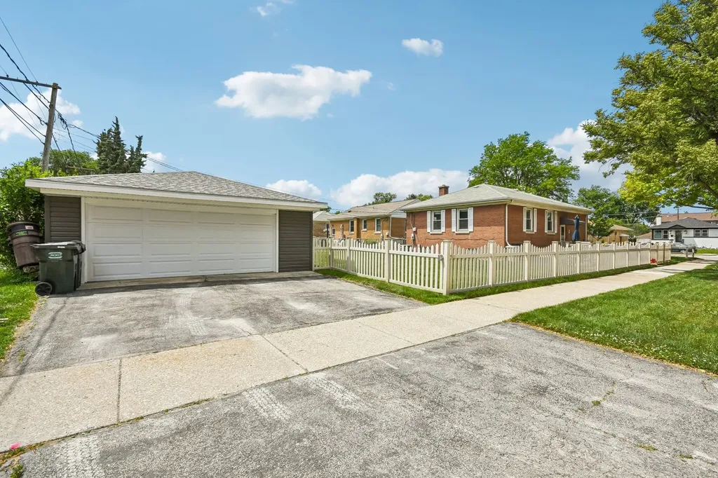 9329 Lincoln Avenue Brookfield IL 60513