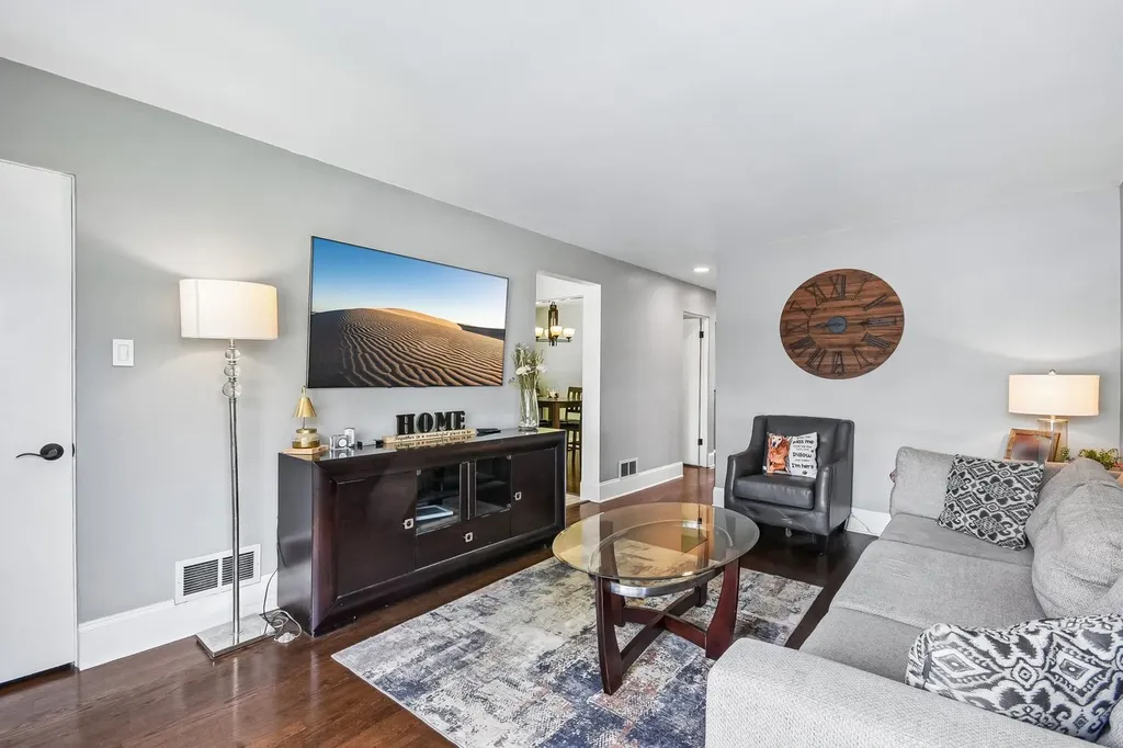 9329 Lincoln Avenue Brookfield IL 60513
