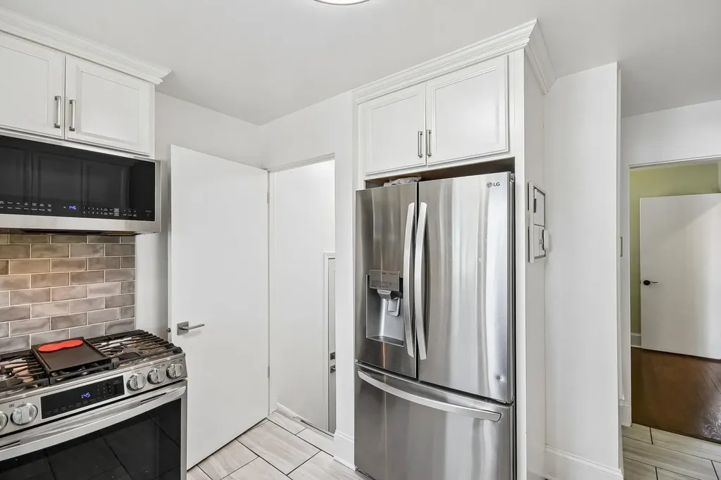 9329 Lincoln Avenue Brookfield IL 60513