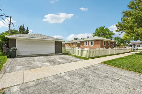 9329 Lincoln Avenue Brookfield IL 60513
