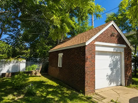1527 Brookside Avenue Waukegan IL 60085
