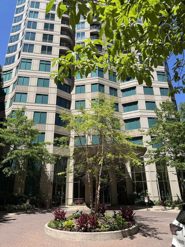400 North La Salle Drive Chicago IL 60610