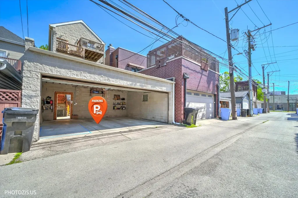 1717 West Nelson Street Chicago IL 60657