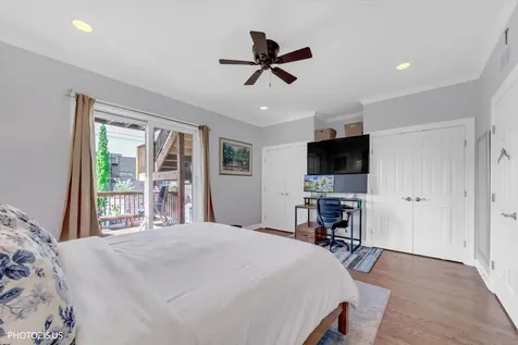 1717 West Nelson Street Chicago IL 60657