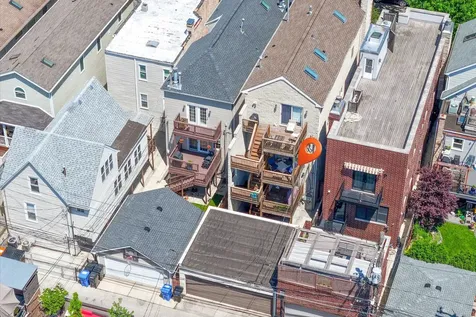1717 West Nelson Street Chicago IL 60657