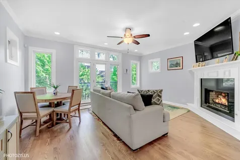 1717 West Nelson Street Chicago IL 60657