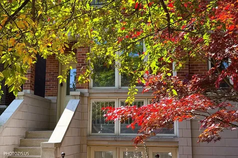 1717 West Nelson Street Chicago IL 60657
