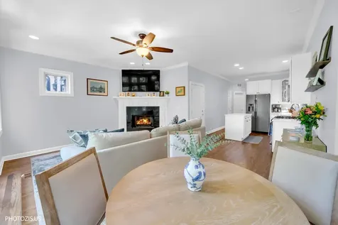 1717 West Nelson Street Chicago IL 60657