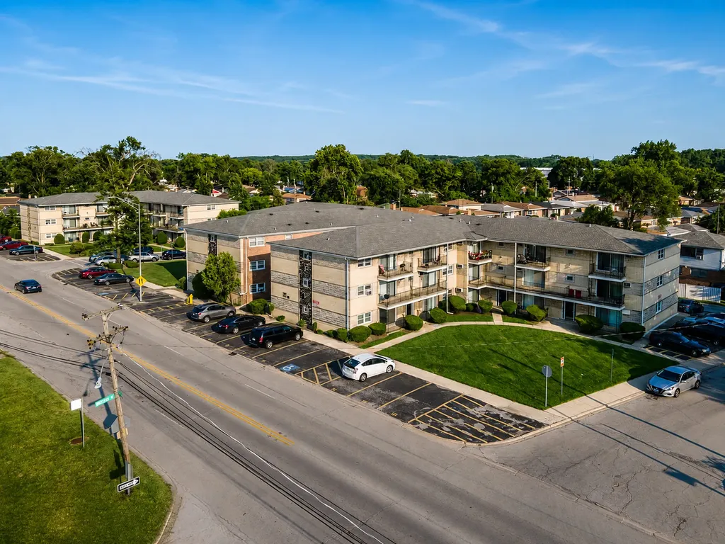 1025 - 49 West Vermont Street Calumet Park IL 60827