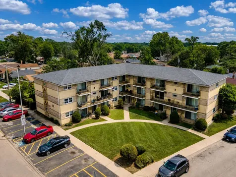 1025 - 49 West Vermont Street Calumet Park IL 60827