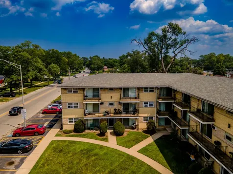 1025 - 49 West Vermont Street Calumet Park IL 60827