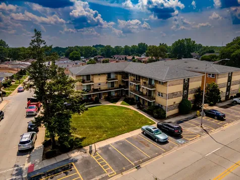 1025 - 49 West Vermont Street Calumet Park IL 60827