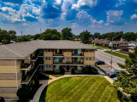 1025 - 49 West Vermont Street Calumet Park IL 60827