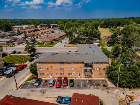 1025 - 49 West Vermont Street Calumet Park IL 60827