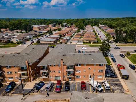 1025 - 49 West Vermont Street Calumet Park IL 60827