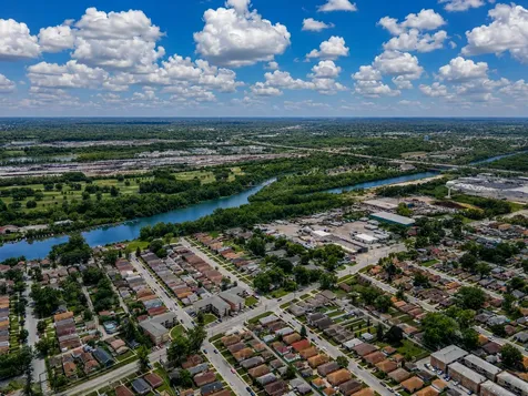 1025 - 49 West Vermont Street Calumet Park IL 60827