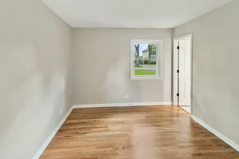 145 Walton Street Barrington IL 60010