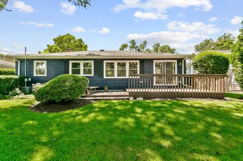 145 Walton Street Barrington IL 60010