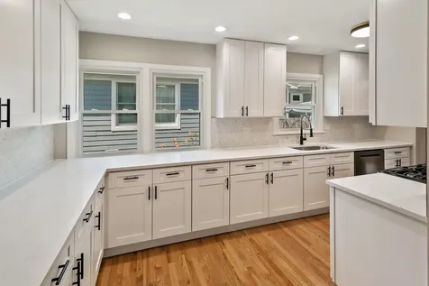 145 Walton Street Barrington IL 60010