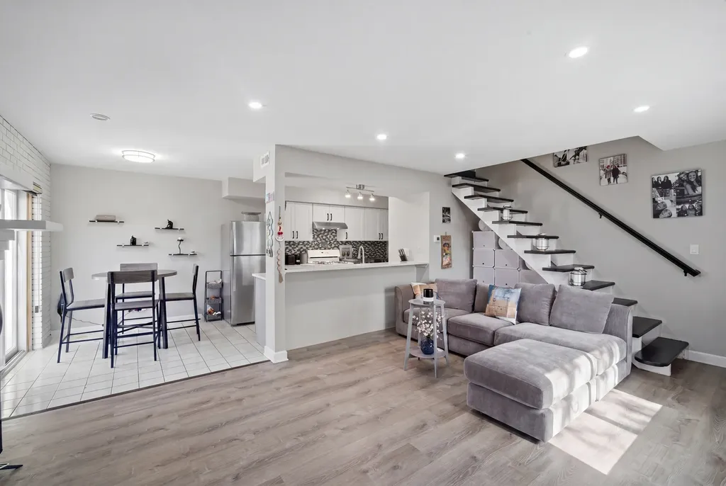 1495 Cornell Court Hoffman Estates IL 60169