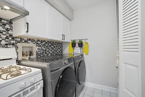 1495 Cornell Court Hoffman Estates IL 60169