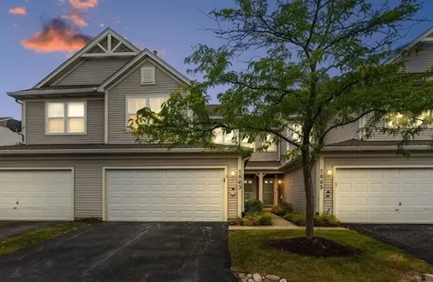 2863 Falling Waters Lane Lindenhurst IL 60046