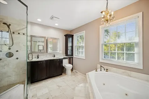 2130 Magnolia Lane Highland Park IL 60035