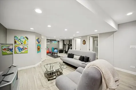 2130 Magnolia Lane Highland Park IL 60035