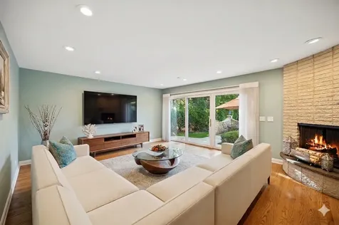 2130 Magnolia Lane Highland Park IL 60035
