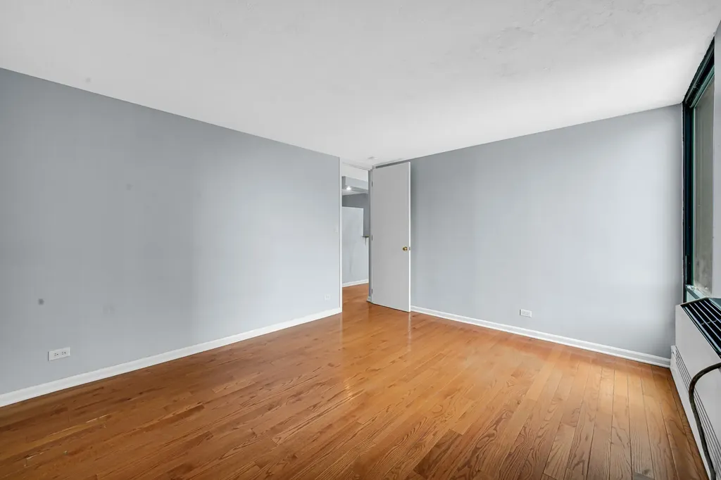 5740 North Sheridan Road Chicago IL 60660