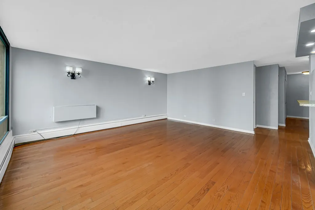 5740 North Sheridan Road Chicago IL 60660