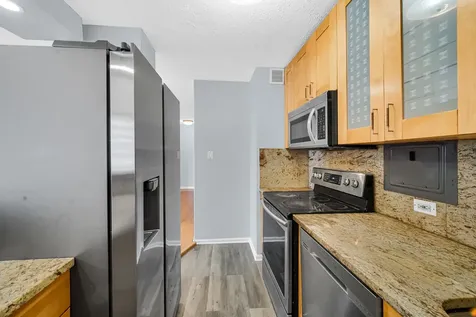 5740 North Sheridan Road Chicago IL 60660