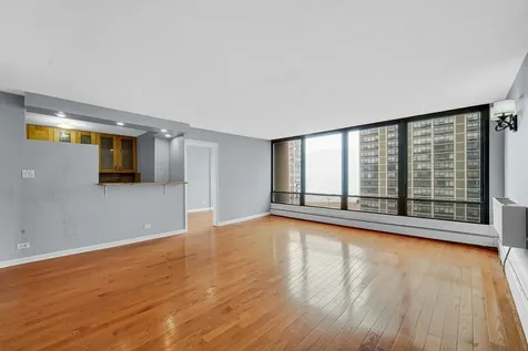 5740 North Sheridan Road Chicago IL 60660