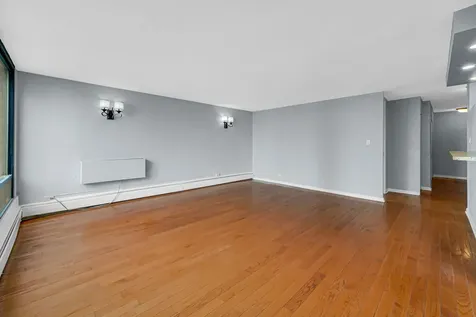 5740 North Sheridan Road Chicago IL 60660