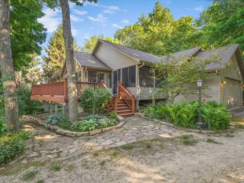 1856 Dorchester Court Davis IL 61019
