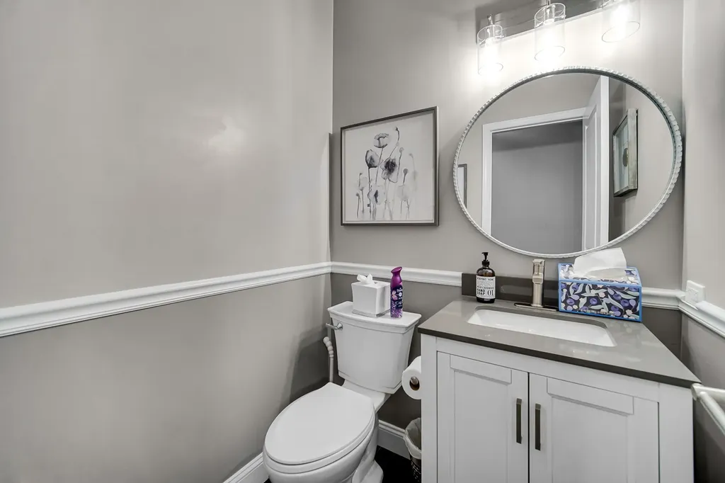 90 Rodenburg Road Roselle IL 60172