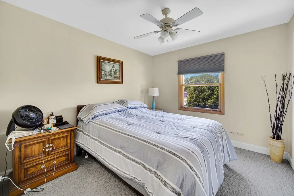 90 Rodenburg Road Roselle IL 60172