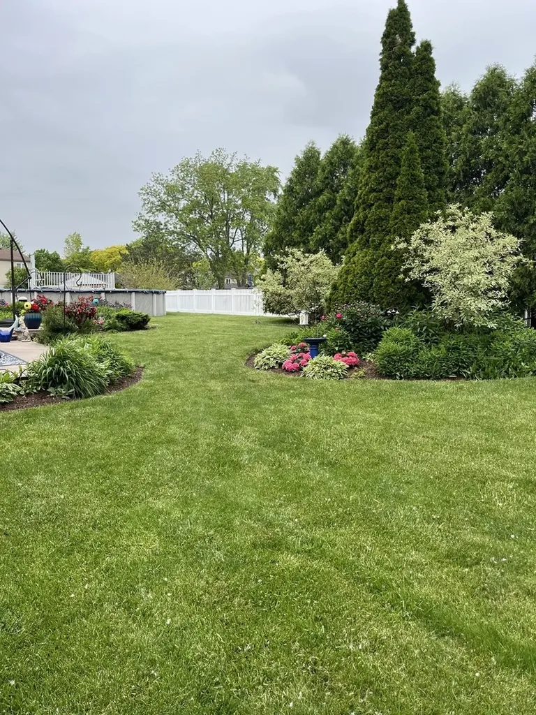 90 Rodenburg Road Roselle IL 60172