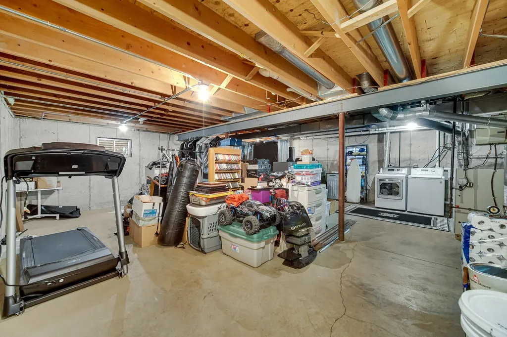 90 Rodenburg Road Roselle IL 60172