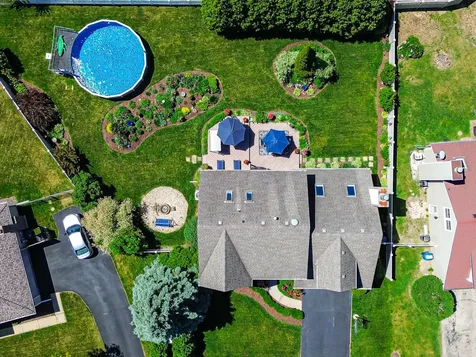 90 Rodenburg Road Roselle IL 60172