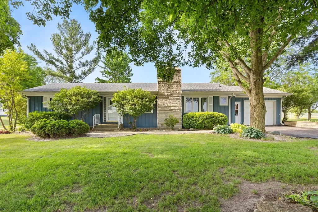 492 North 23rd Road Oglesby IL 61348