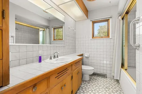 492 North 23rd Road Oglesby IL 61348