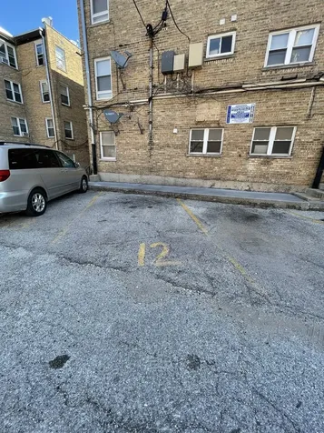6106 North Damen Avenue Chicago IL 60659